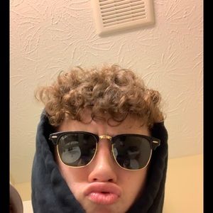 Meet your Posher, Adam